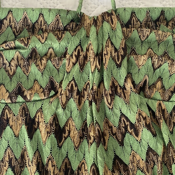 Le Chateau Dress - Picture 2 of 3